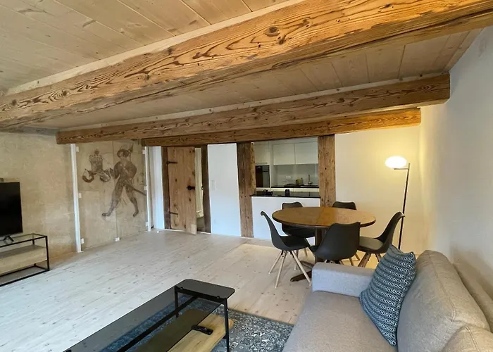 A Knight\'S Splendid Apartment